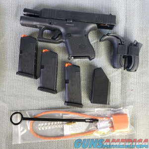 Glock 27 Gen5 .40 S&W 9RD Semi-Auto Pistol image