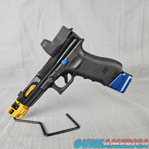 Glock 17 Gen 3 9mm - Customized Killer Innovations Slide w/ Scope 2 Mags image