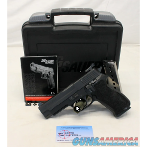 Sig Sauer P220 semi-automatic pistol .45ACP Box Manual TARGET SIGHTS image
