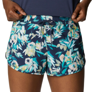 Columbia Women's Bogata Bay Stretch Printed Shorts
