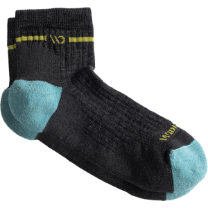 Wide Open Women's Single Stripe Cushioned Quarter Socks