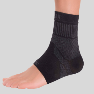 Zensah Compression Ankle Support | Black | Large | Christy Sports