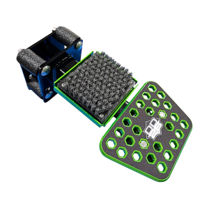 DD26 Fishing Access Step With Mean Clean Kick Brush XL Green